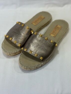 VIDORRETA Bronze Metallic Leather / Gold Studded Slide Espadrilles SZ 38 = 7.5